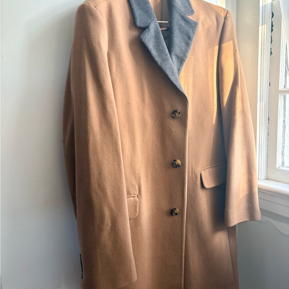 Classic Camel Wool-Blend Coat with Contrast Collar - Picture 2 of 4